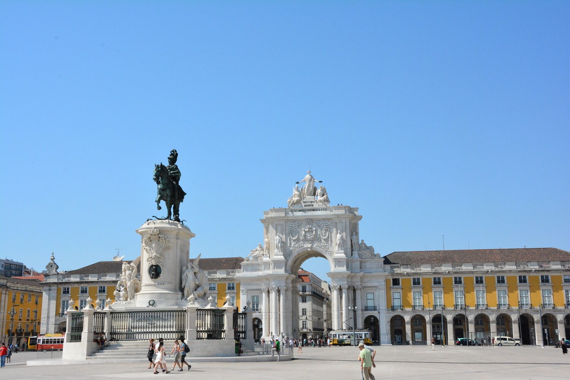 Площадь Коммерции – одно из красивейших мест Лиссабона.