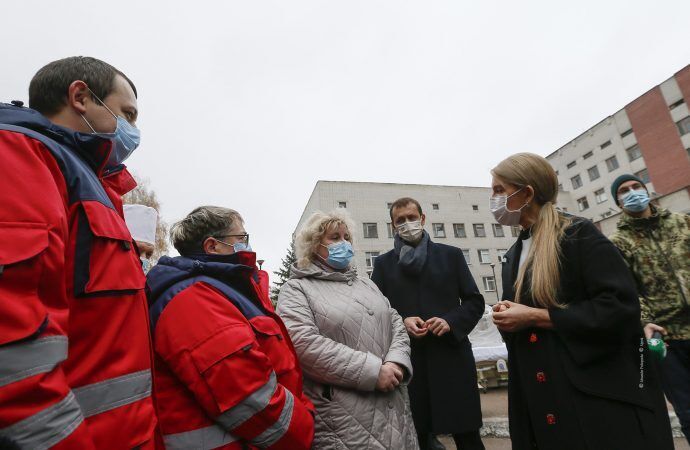 "Батьківщина" передала обладнання для медичних закладів Чернігівщини