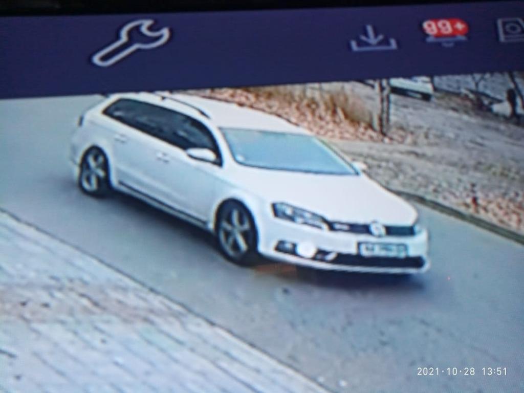 28 октября в Козине возле дома Порошенко появился неизвестный автомобиль