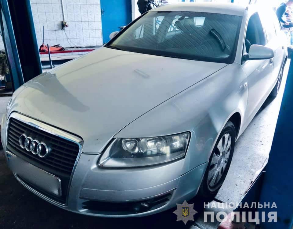 Женщину и ее авто разыскали