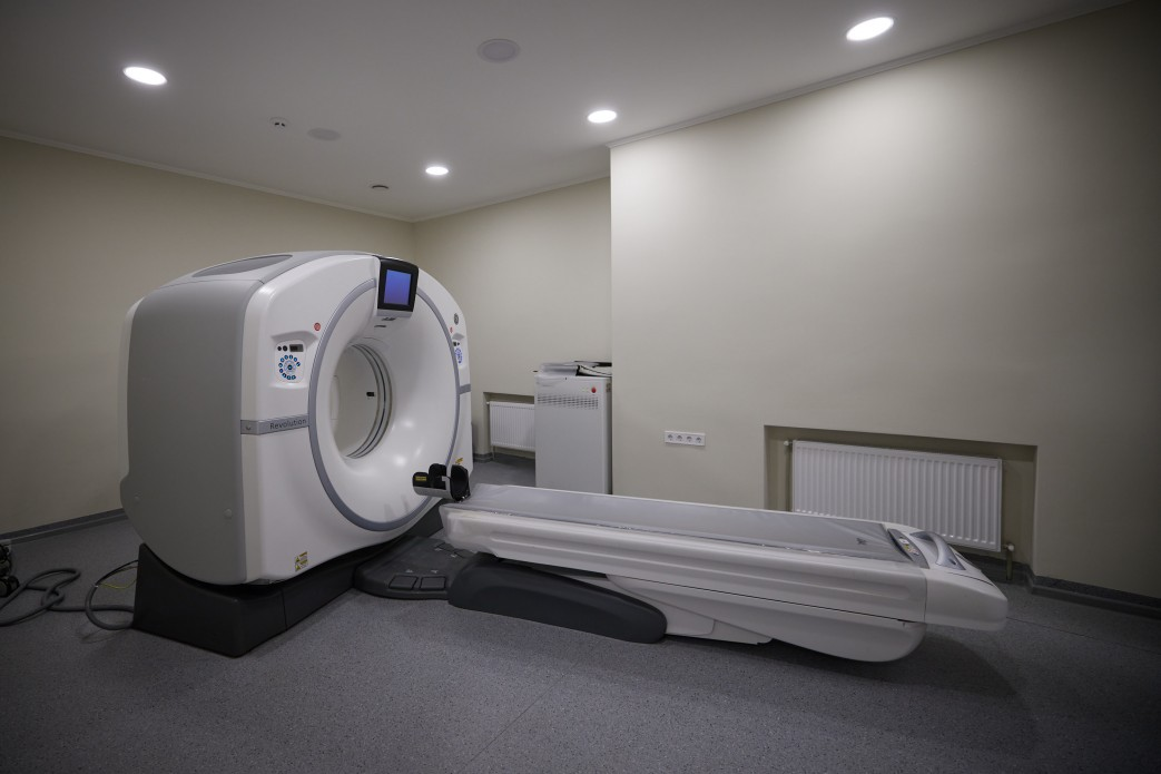В рамках программы больница получила МРТ, томограф, рентгенаппарат.