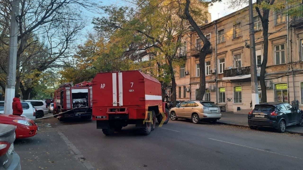 В Одессе на улице Новосельская пожар в общежитии