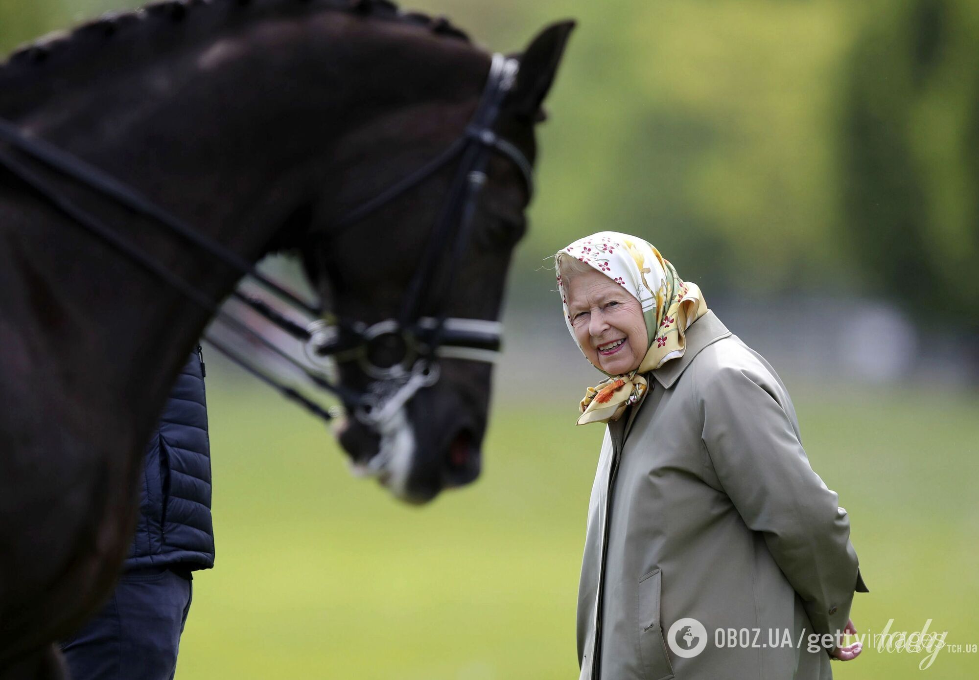 Елизавета II и ее конь.