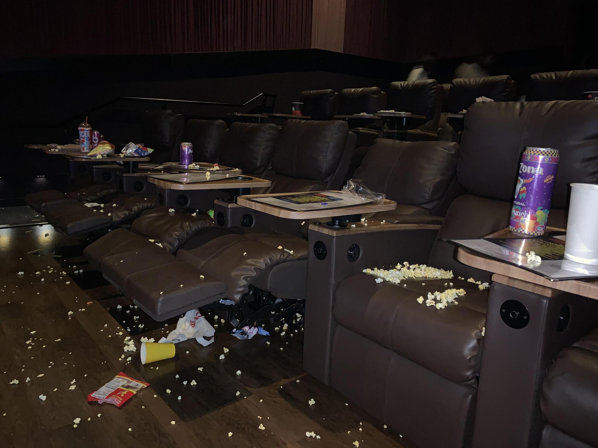 Ситуации, которые бесят в кинотеатре