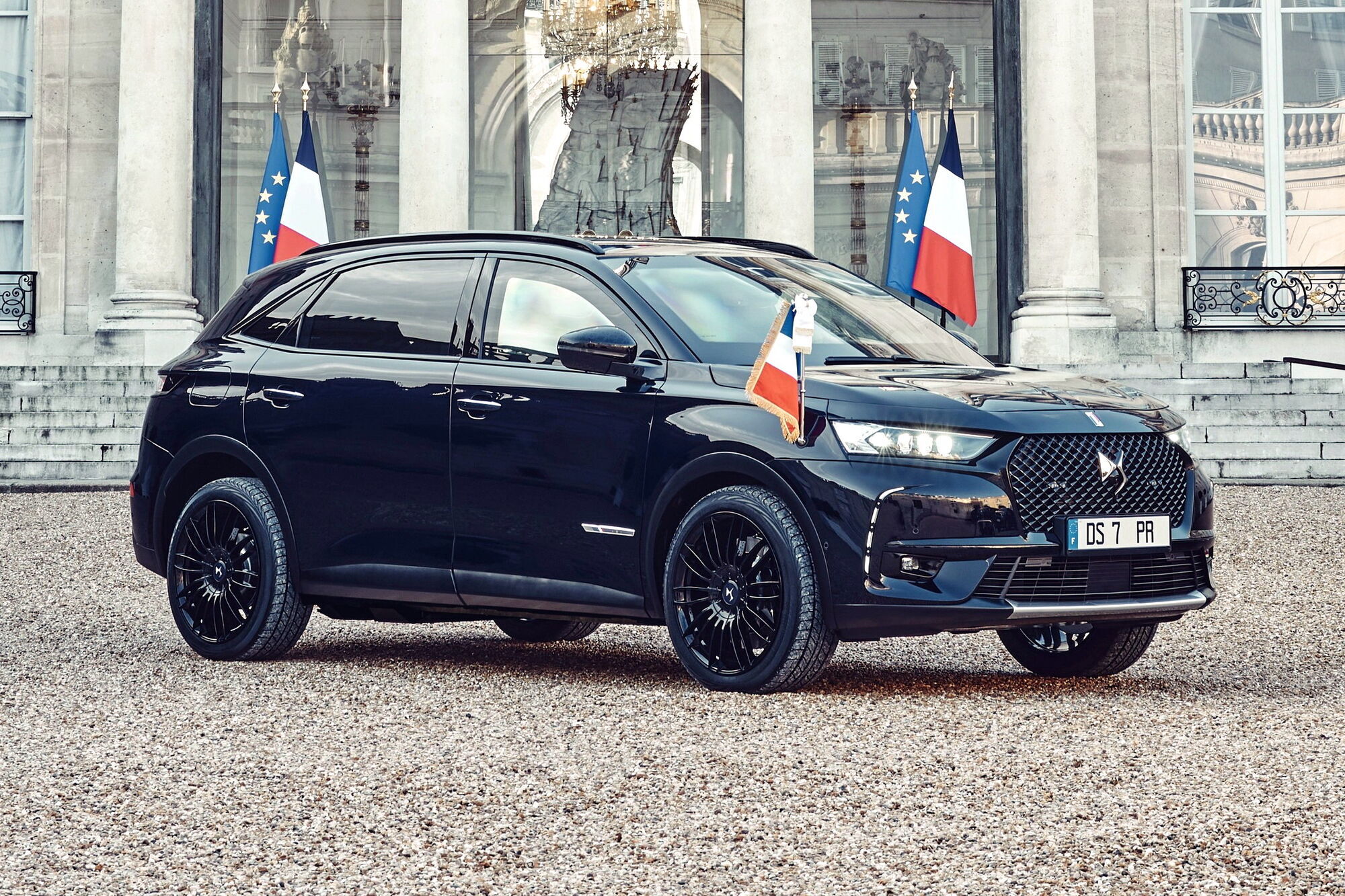 Президентський DS 7 Crossback Elysee став довшим на 200 мм