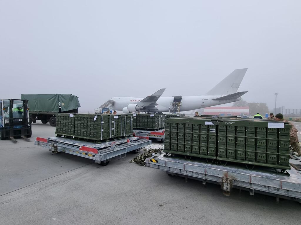 Украина получила 80 тонн боеприпасов