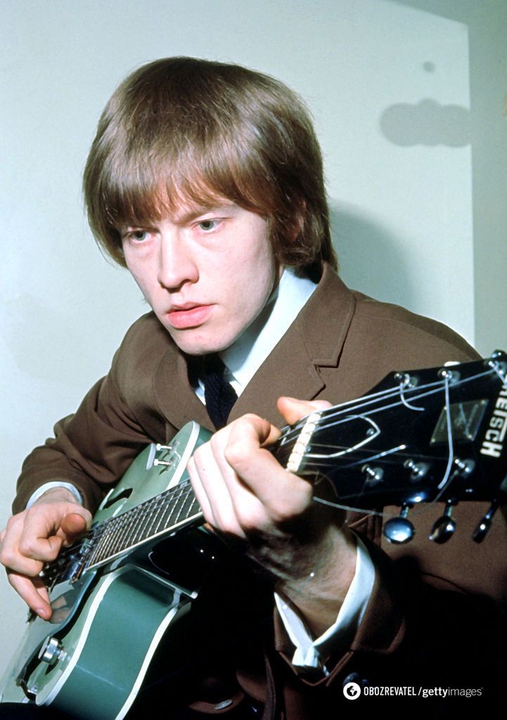 Брайн Джонс був бек-вокалістом гурту "The Rolling Stones".