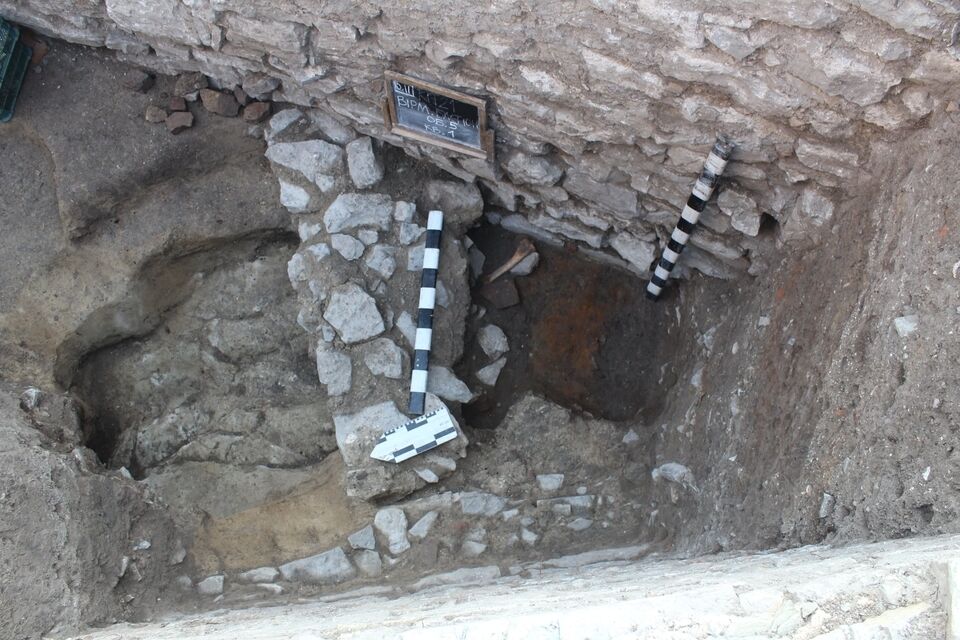 Во время раскопок нашли фрагмент подземной галереи.
