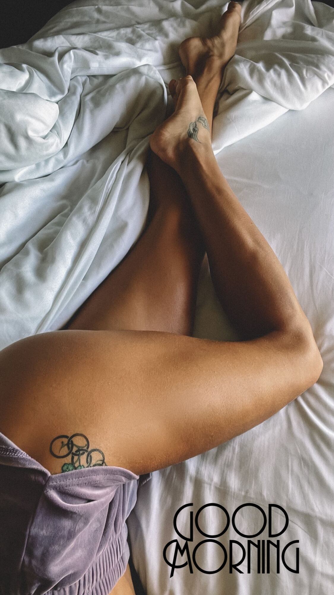 Ноги Марини Бех-Романчук із новим татуюванням.
