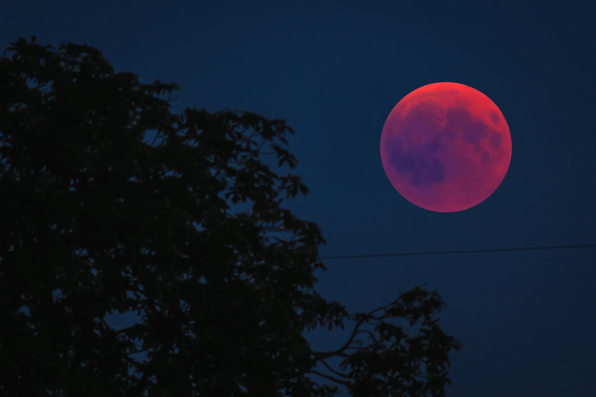 Листопадове часткове затемнення Місяця стане найтривалішим за останні двадцять років