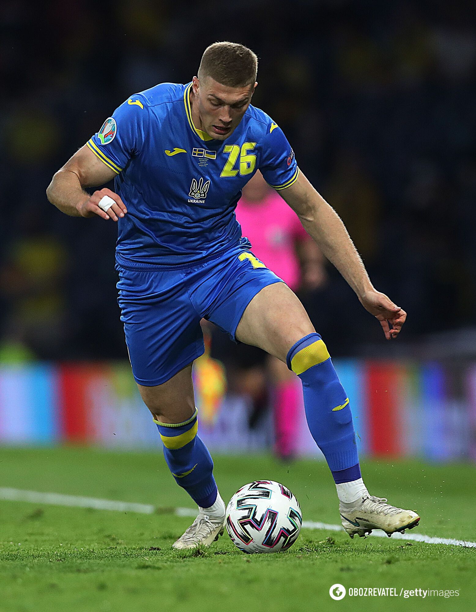 Артем Довбик в игре за сборную Украины.