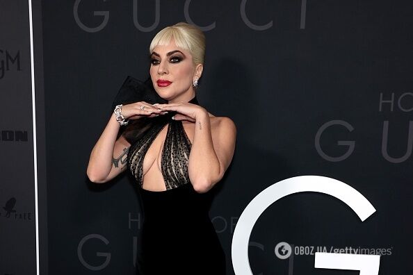 Леди Гага в прозрачном платье.