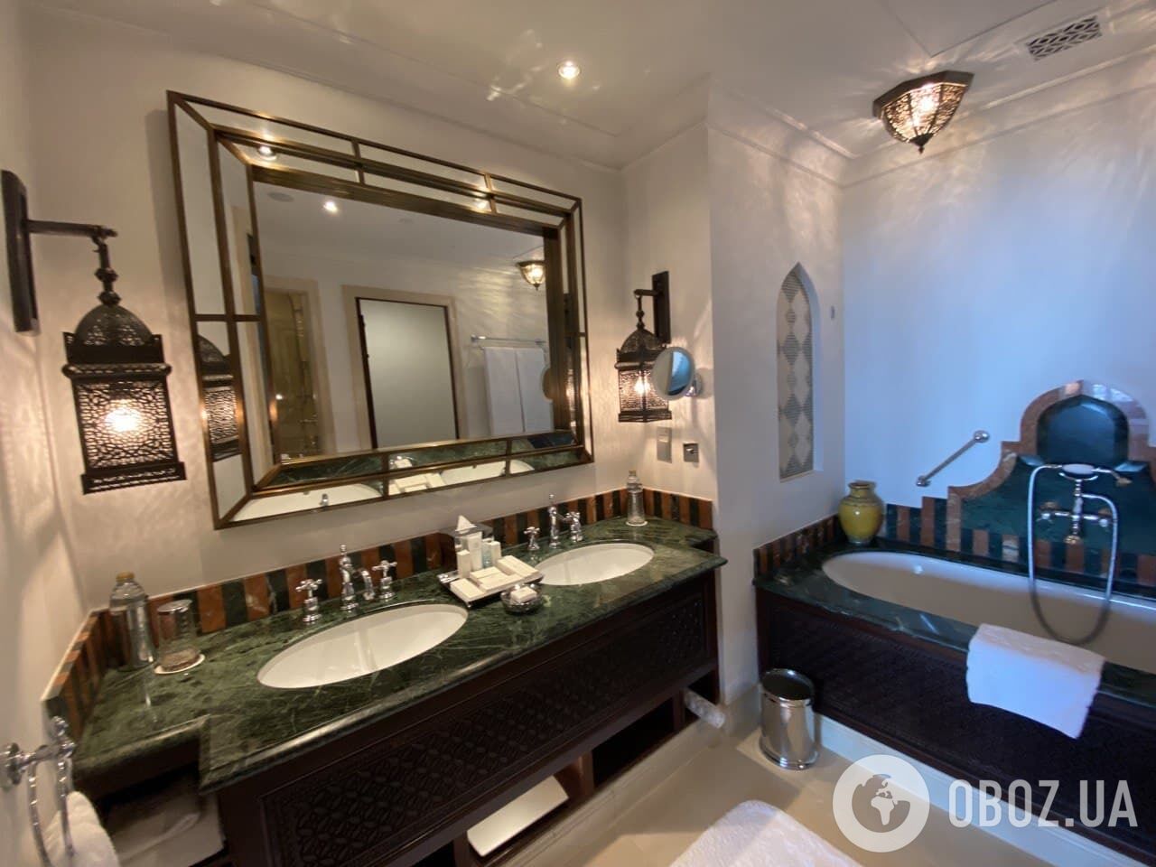 Ванна кімната в готелі Al Qasr.