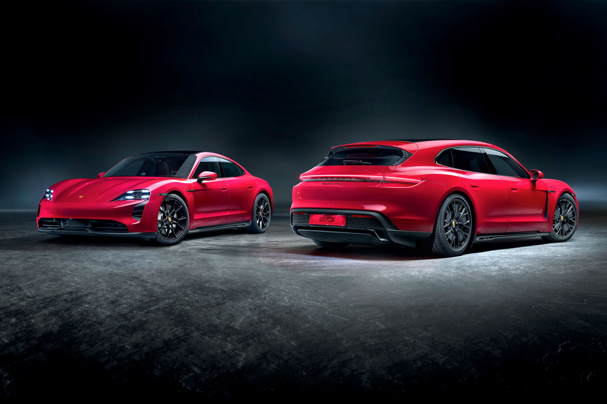 Porsche Taycan GTS Sport Turismo станет третьей кузовной разновидностью модели