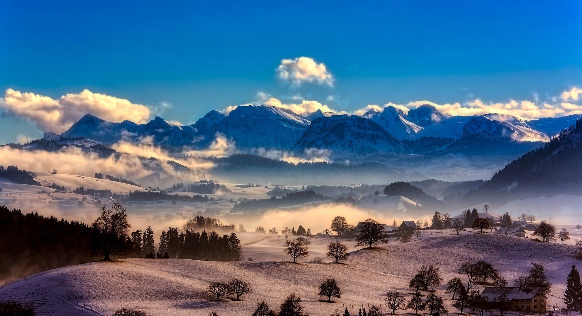 В Швейцарии самые лучшие горнолыжные курорты.