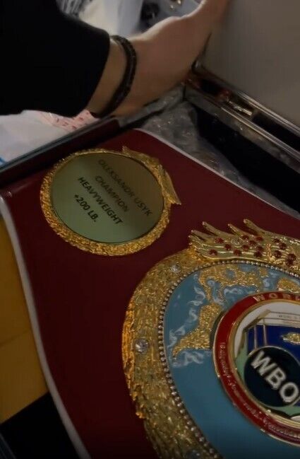 Пояс чемпіона WBO.