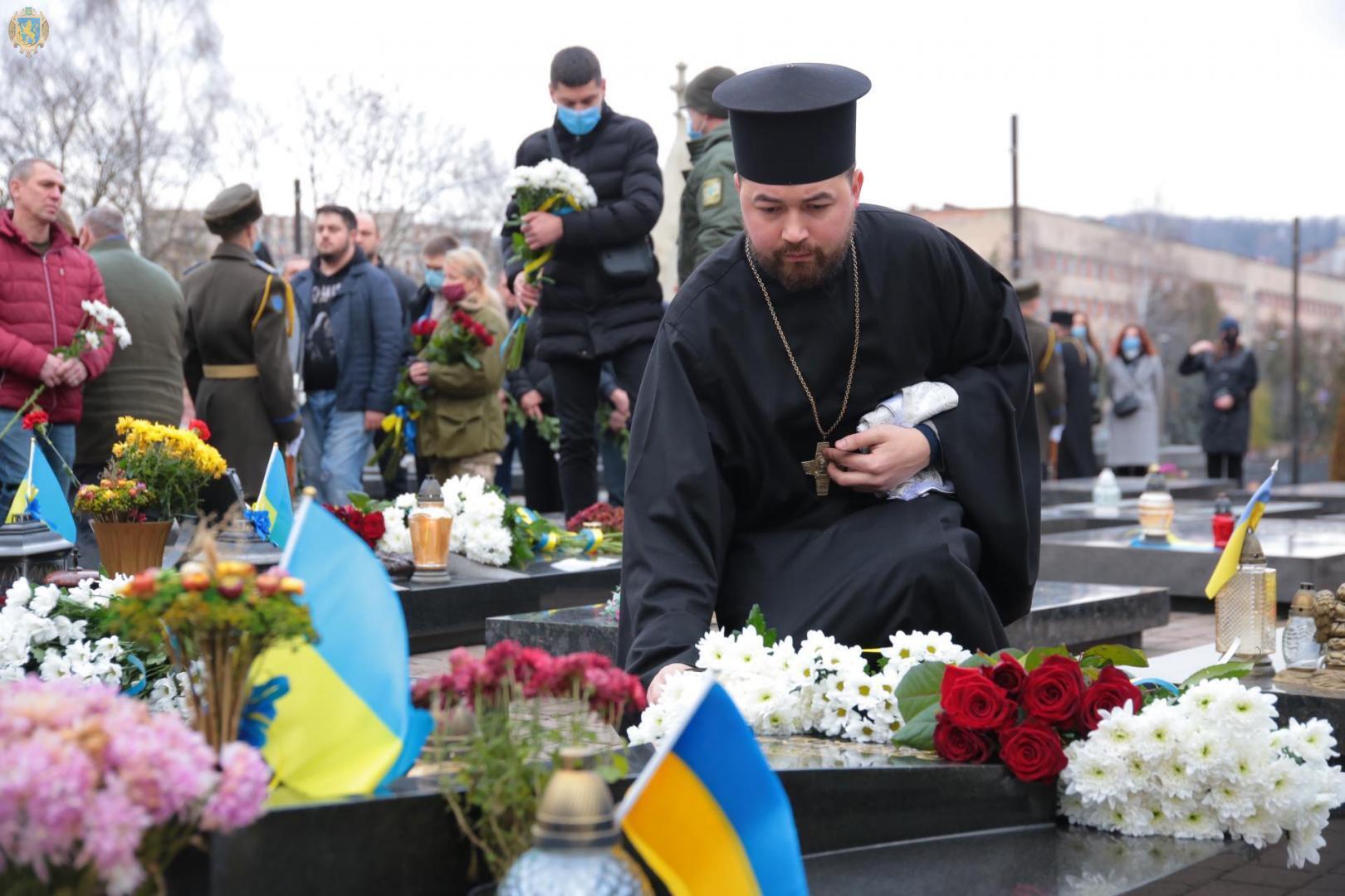 Во Львове почтили умерших на Майдане
