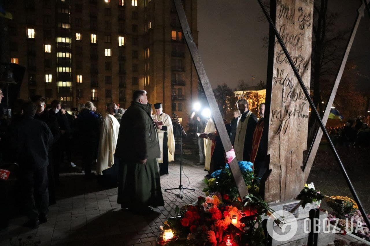 На аллее Герои Небесной Сотни состоялся молебен