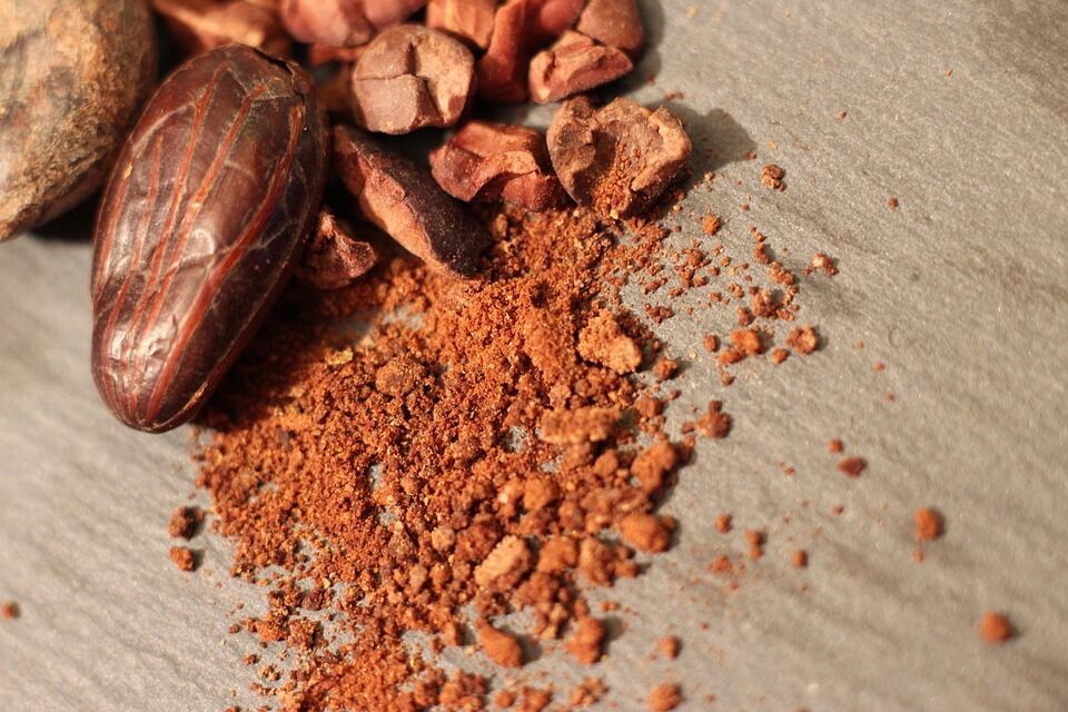 Масло какао з темного шоколаду містить більше антиоксидантів та цукру