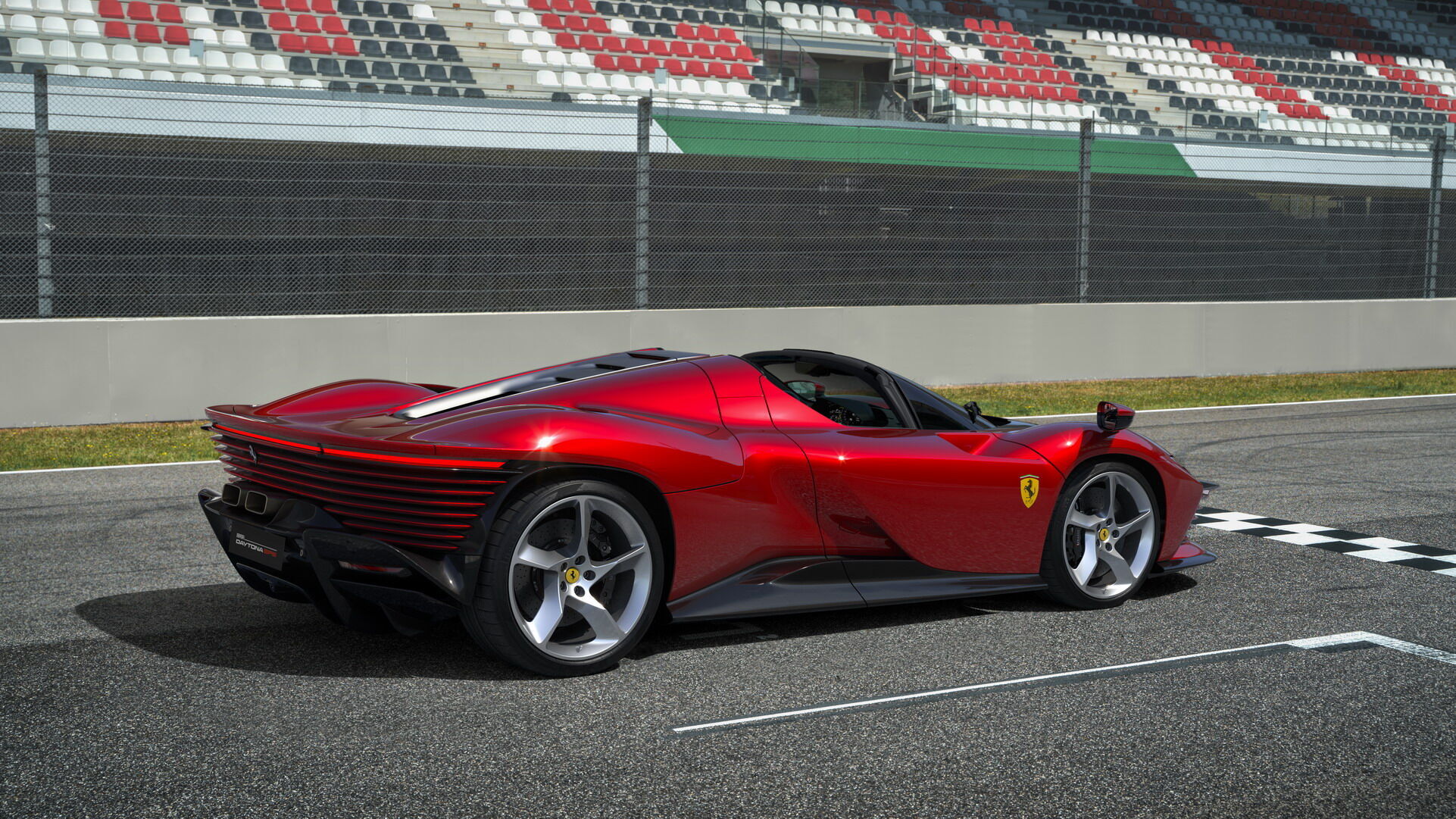 Вдохновение при создании новинки дизайнеры Ferrari черпали в образах легендарных гоночных моделей