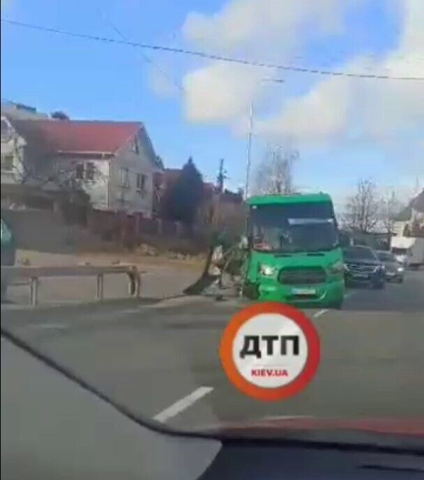 Аварія сталася на вулиці Жулянській.