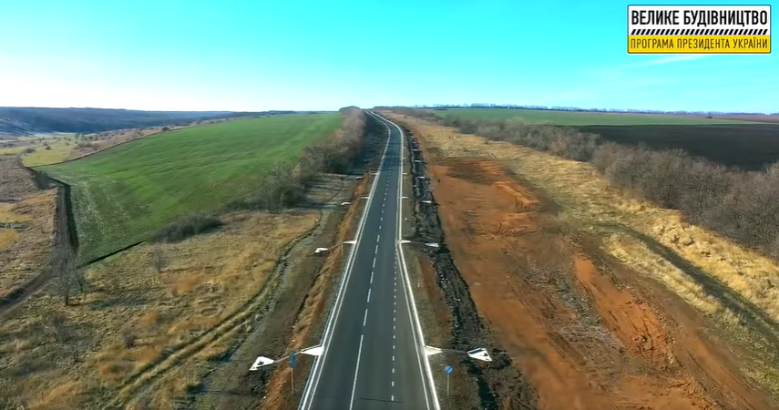 Как "Большая стройка" Зеленского изменила 140 км трасс возле Старобельска. Фото, видео