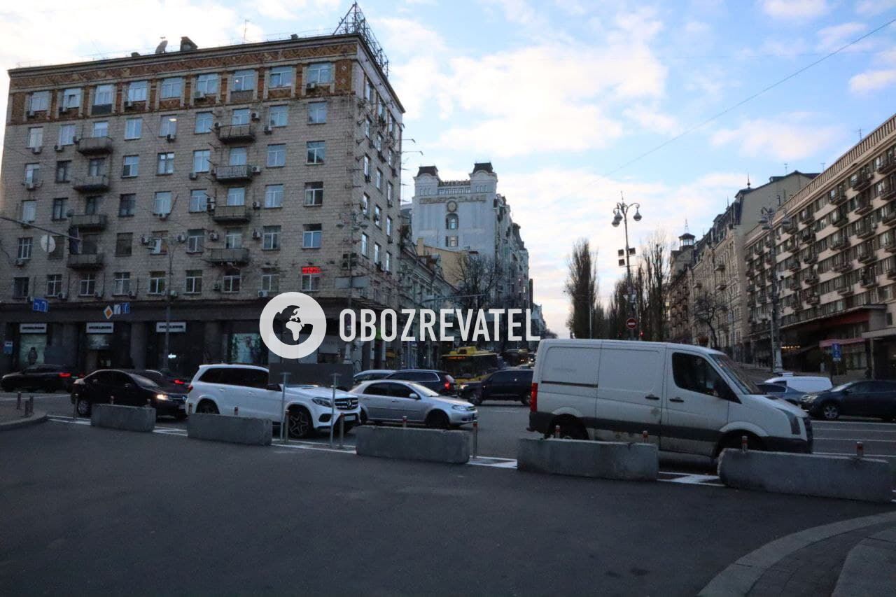 Блоки поставили із боку бульвару Шевченка.