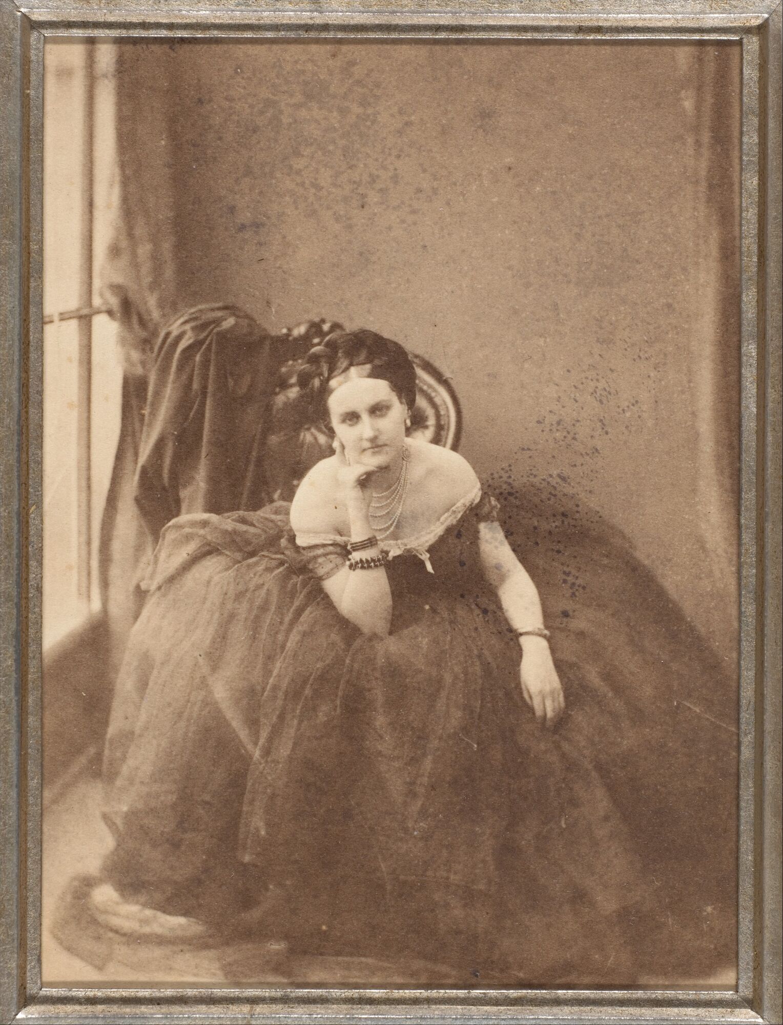 Графіня де Кастільйоне у відкритій сукні, 1856-57 рік.