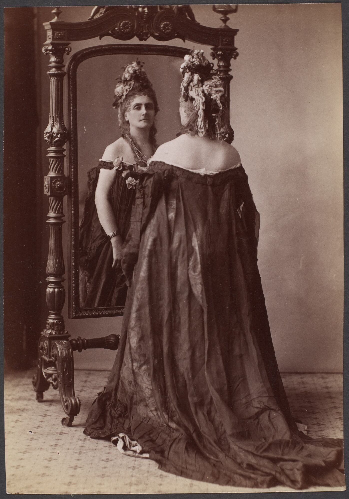 Графиня де Кастильоне в фотосессии Серия роз, 1895 год