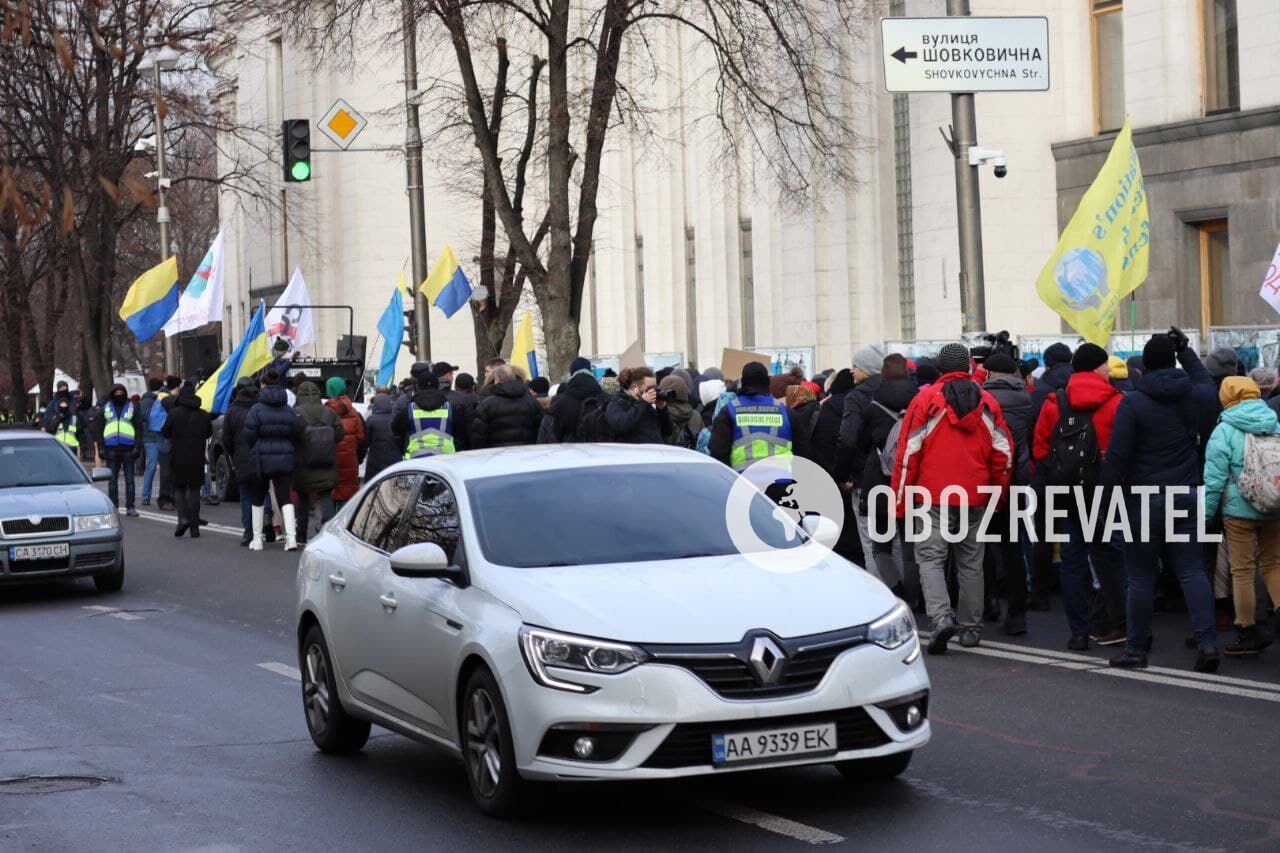 Движение на улице Грушевского в сторону Европейской площади перекрыли.