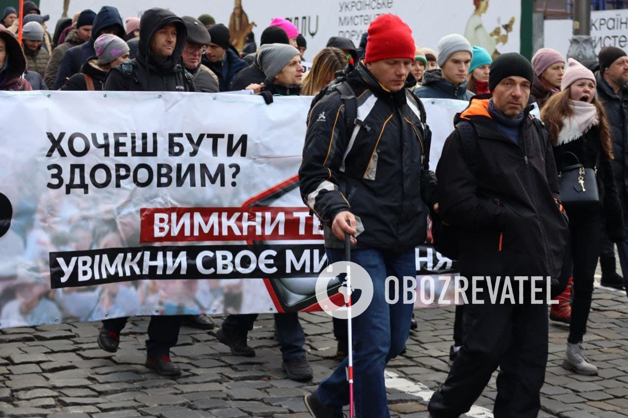 Активисты требуют освободить Остапа Стахива.