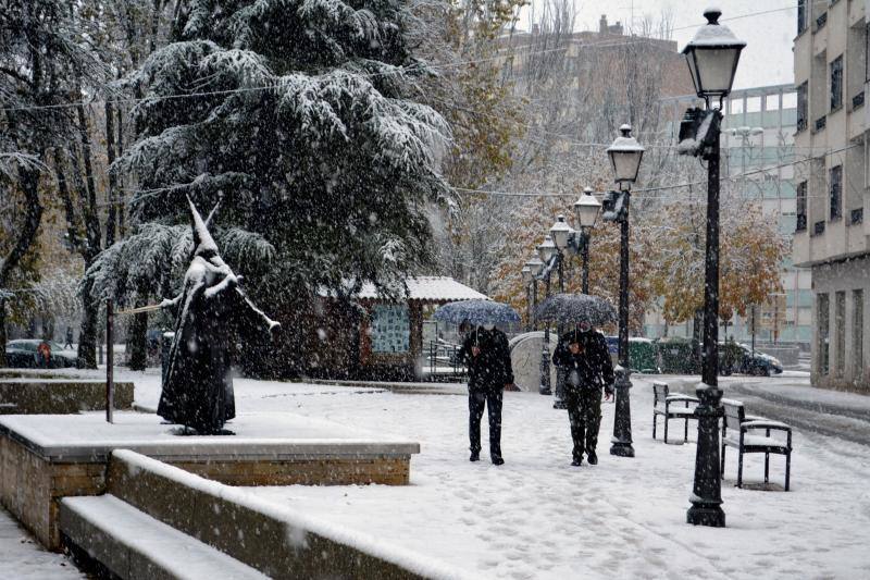 Снег засыпал города Испании