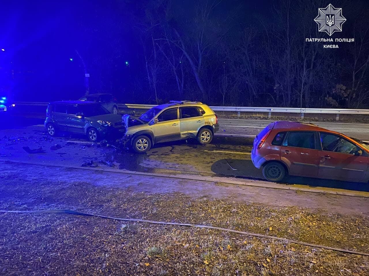 Внаслідок ДТП постраждали троє людей.