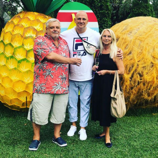 Алексей Потапенко с родителями