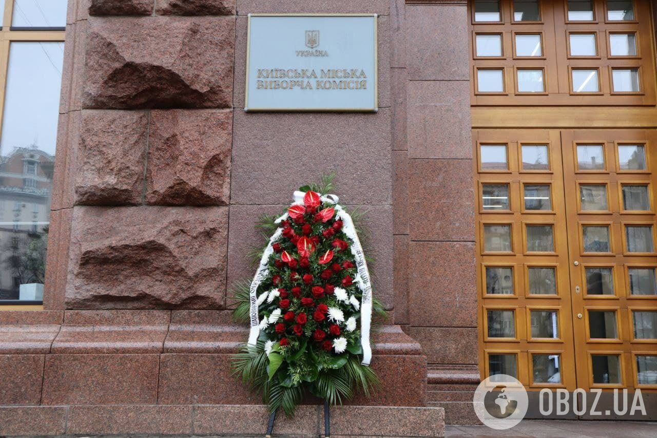 В Киеве прощаются с Александром Омельченко.