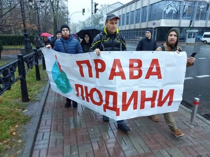 Антивакцинальний шабаш у Києві: скільки це коштувало і хто за цим стоїть
