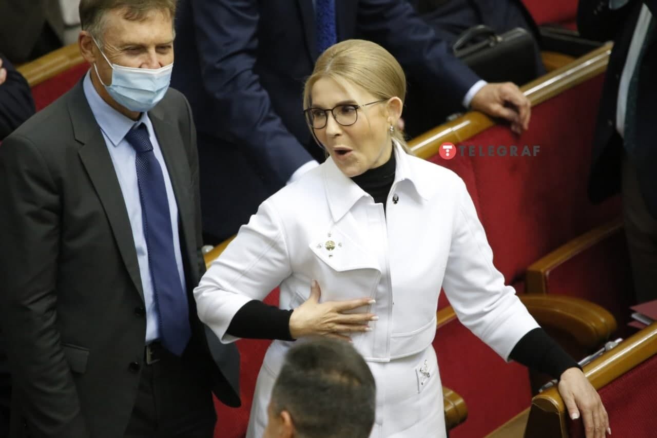 Юлия Владимировна шутит с коллегами