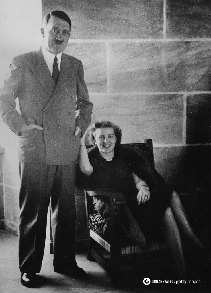 Адольф Гітлер та Єва Браун вирішили померти добровільно, випивши отруту.