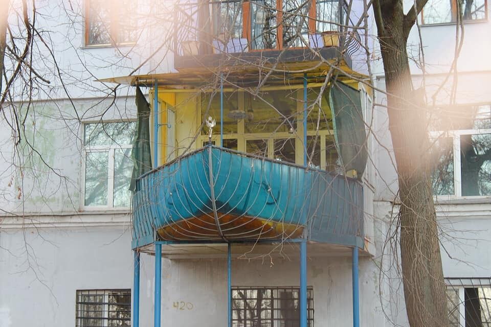 Уникальный балкон построили в Печерском районе.