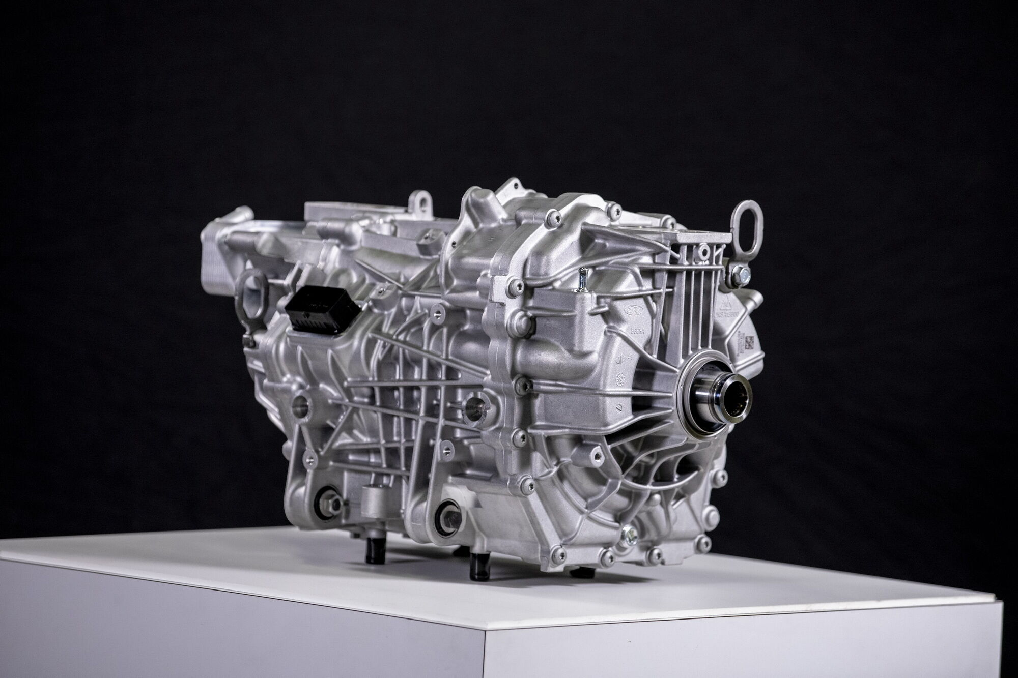 Eluminator – первый представитель так называемых "моторов в ящике" – двигателей, которые предлагаются для самостоятельной установки