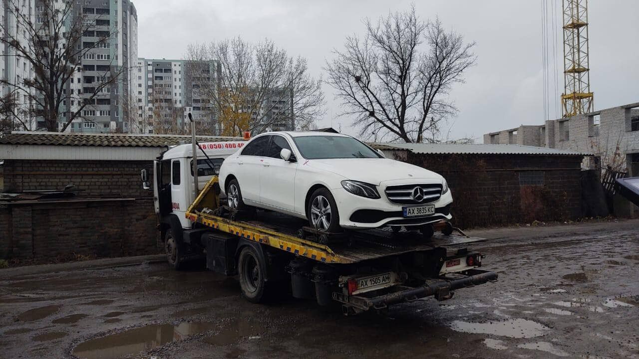 Водій залишився без Mercedes.