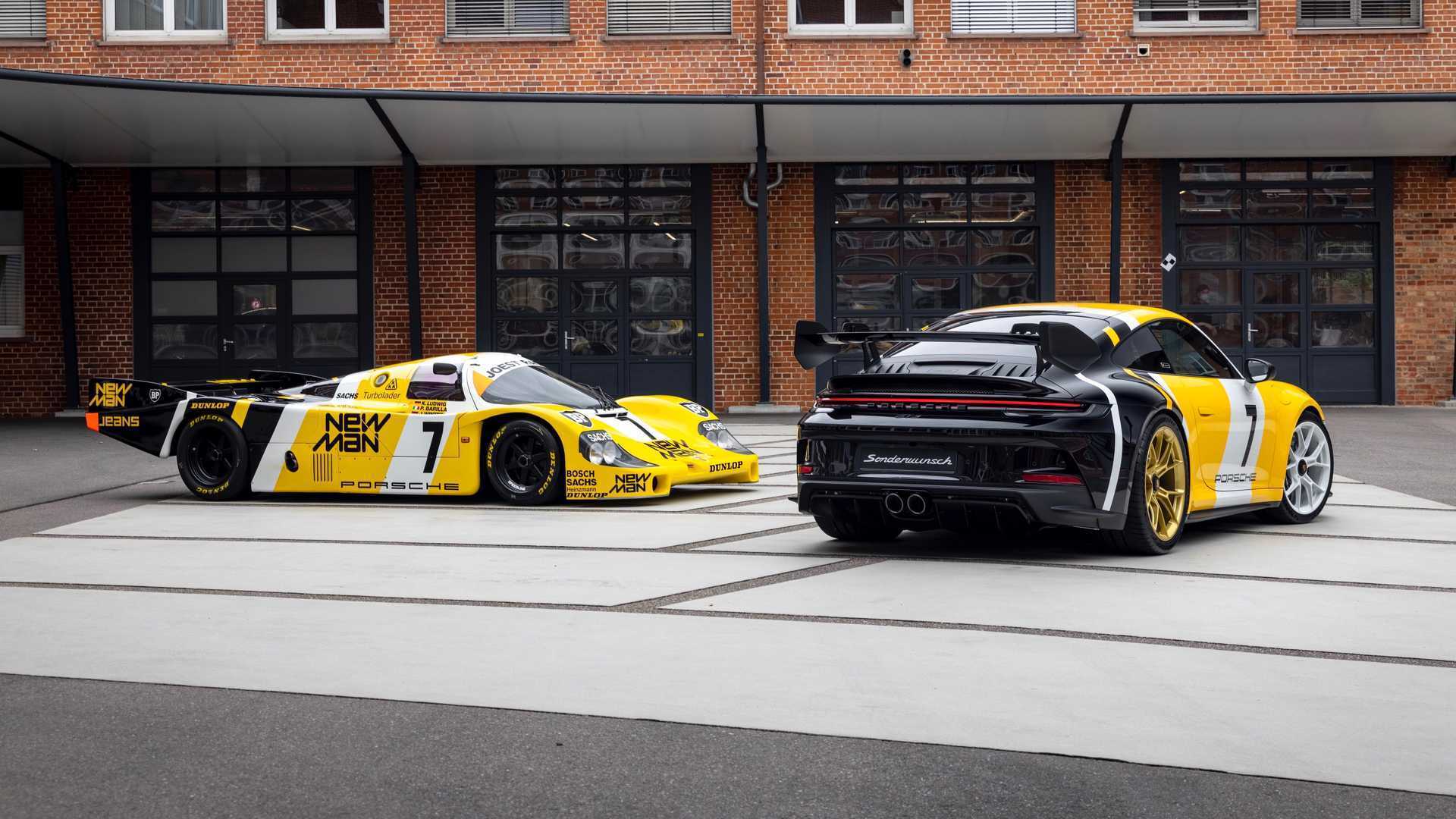 Два Porsche об'єднала гоночна історія