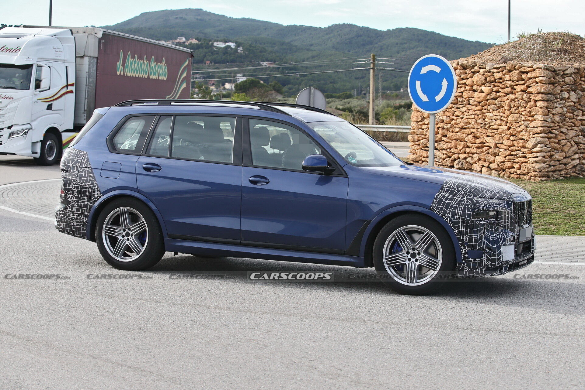 Прототип Alpina XB7 проходить випробування