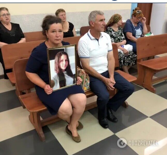 Родители Ани Шевчук с ее фото.