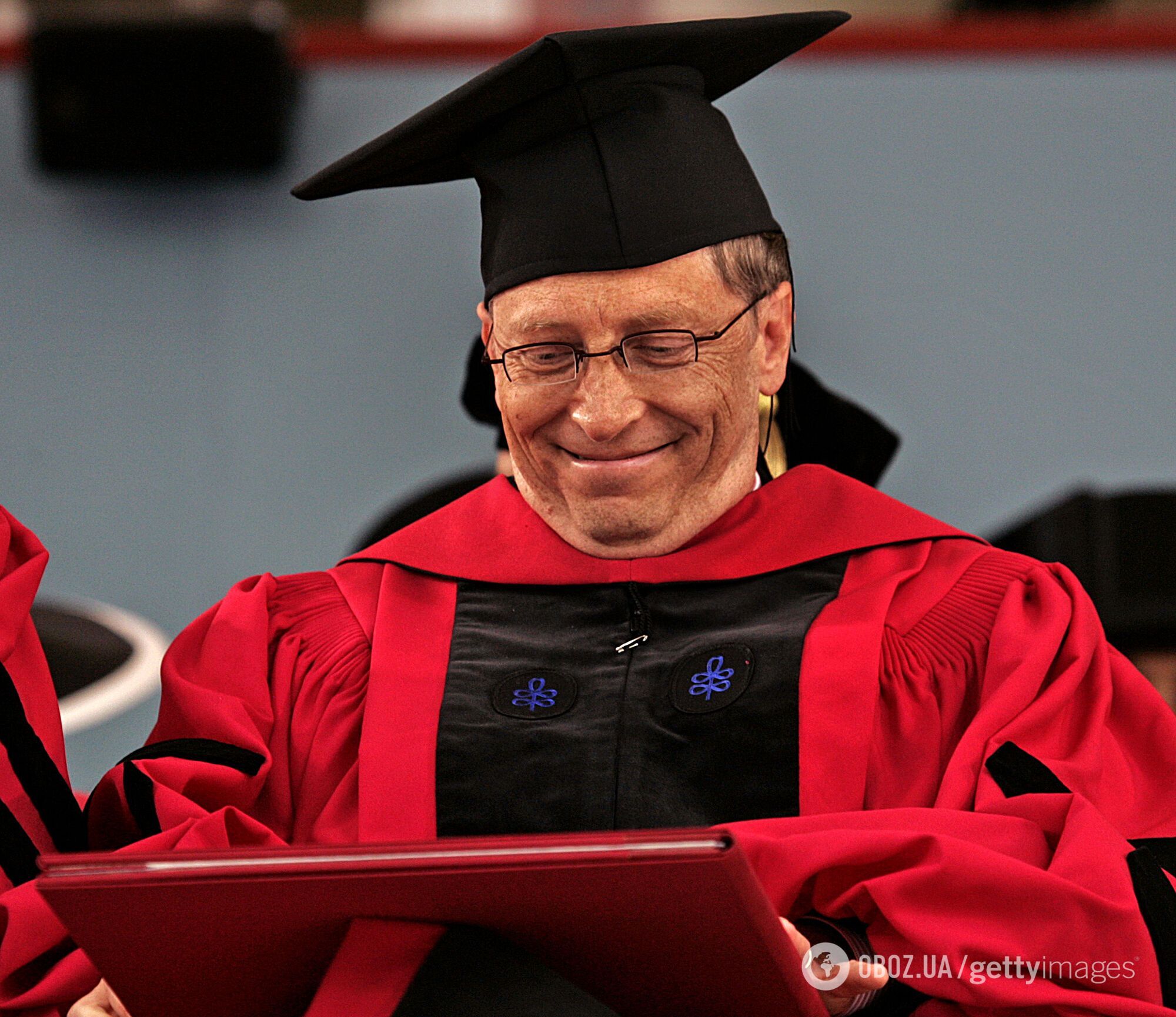 На церемонии Гейтс произнес речь, ставшую знаменитой
