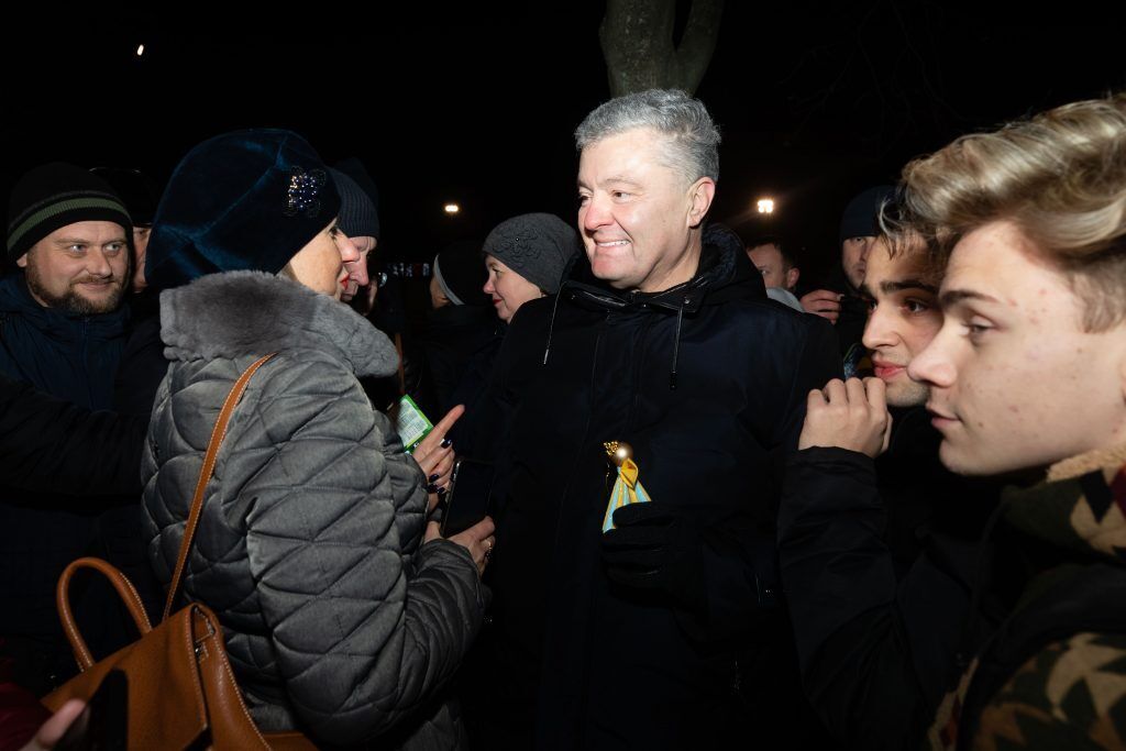 Порошенко на Донеччині зустрівся з волонтерами Донбасу