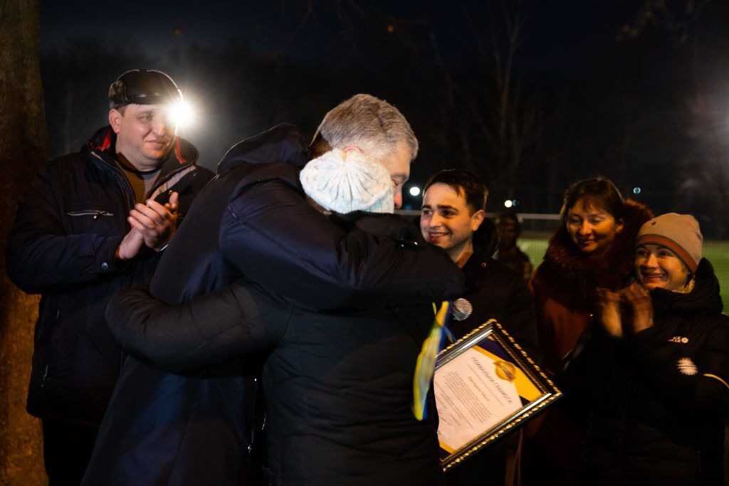 Порошенко на Донеччині зустрівся з волонтерами Донбасу