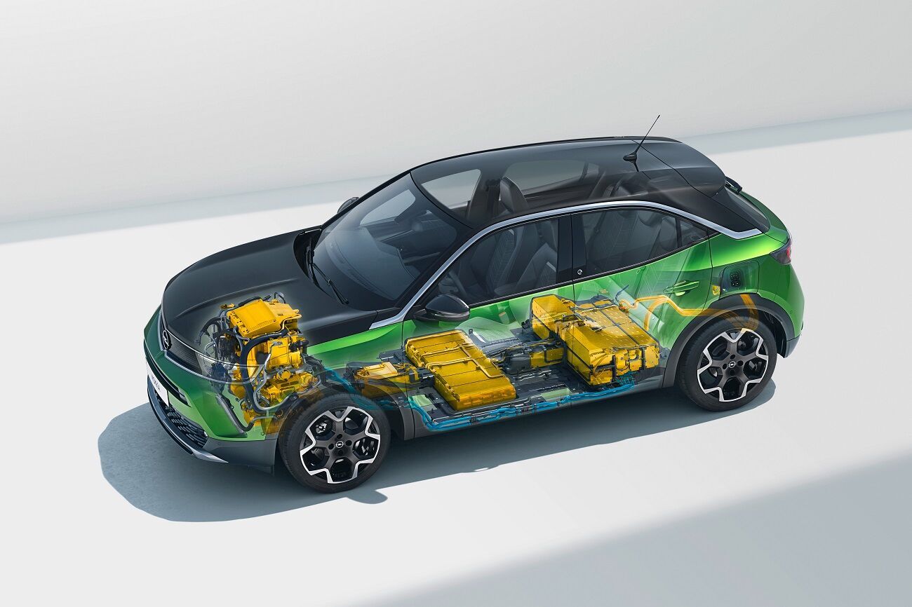 Автомобиль оснащен 136-сильным электромотором и литий-ионной батареей на 50 кВтч