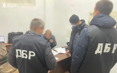 На Харківщині затримали поліцейського