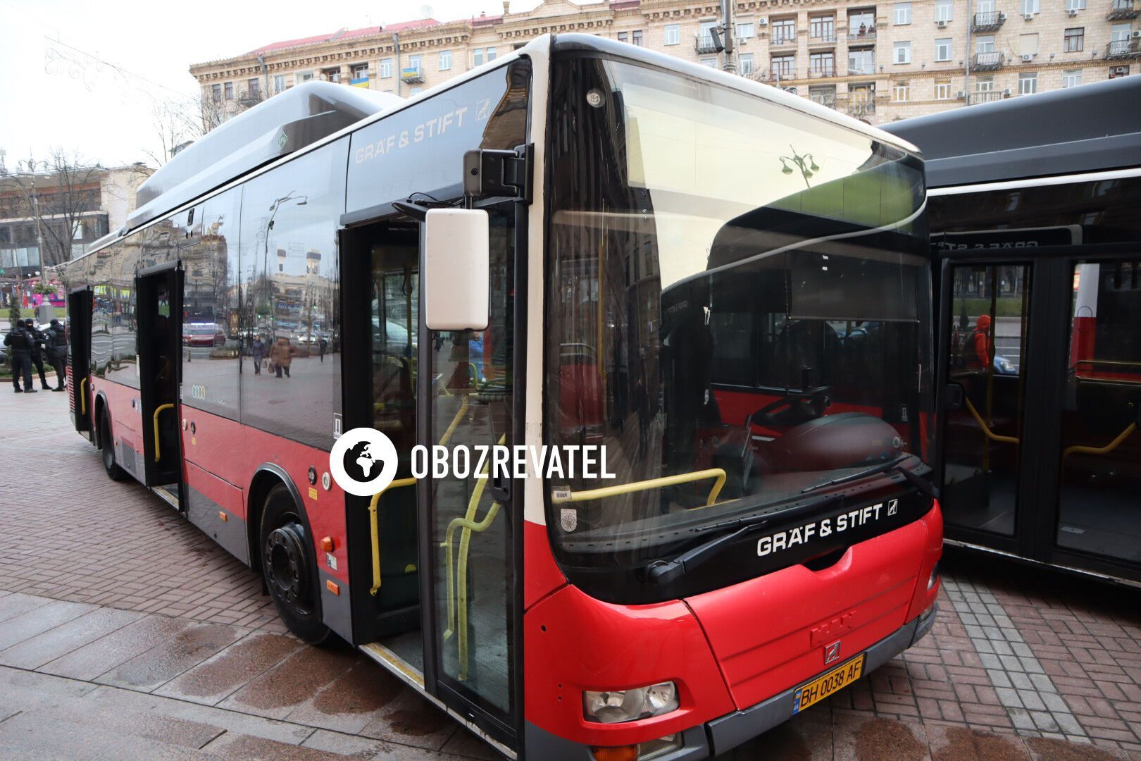 Автобуси з'являться на трьох міських маршрутах.